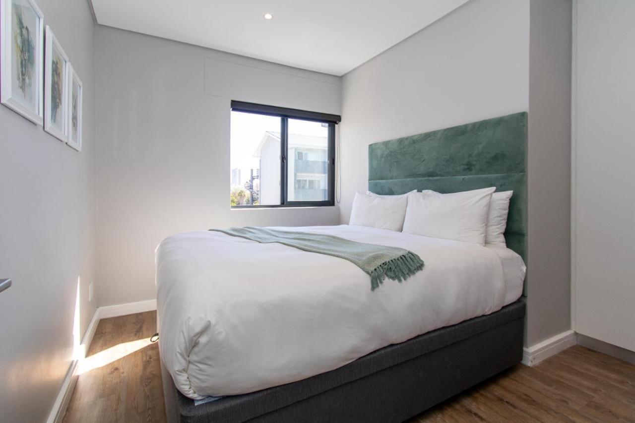 Albany Road Apartment *